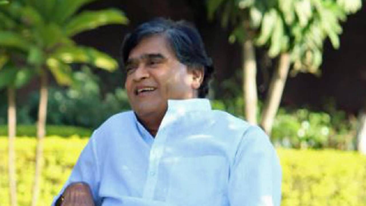 'वडिलांनी मला धू धू धुतला असता..'; अशोक सराफ यांचा शाळेतील भन्नाट किस्सा 'वडिलांनी मला धू धू धुतला असता..'; अशोक सराफ यांचा शाळेतील भन्नाट किस्सा