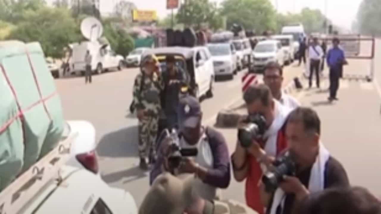 Attari Border : 1 हजार भारतीय नागरिक मायदेशी परतले, 800 पाकिस्तान्यांनी भारत सोडला