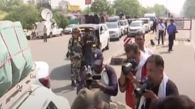 Attari Border : 1 हजार भारतीय नागरिक मायदेशी परतले, 800 पाकिस्तान्यांनी भारत सोडला