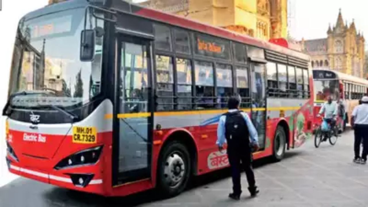 बेस्टकडून मुंबईकरांना भाडेवाढीचा दणका, बसच्या भाड्यात दुप्पट वाढ होणार? बेस्टकडून मुंबईकरांना भाडेवाढीचा दणका, बसच्या भाड्यात दुप्पट वाढ होणार?