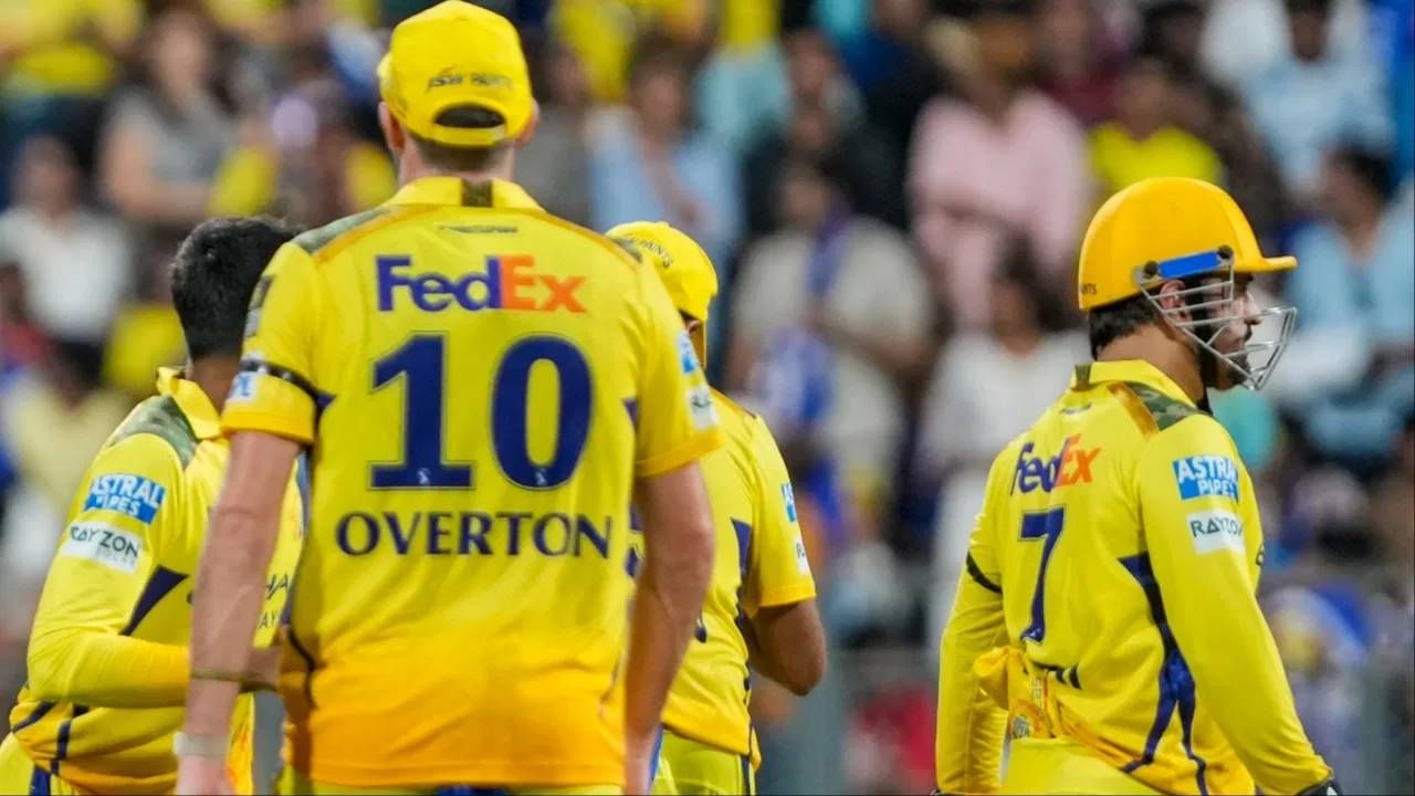 MI vs CSK : मुंबईकडून हरल्यानंतर आपल्याच माणसांकडून चेन्नईवर प्रश्नचिन्ह, 'CSK ची इतकी खराब टीम...' MI vs CSK : मुंबईकडून हरल्यानंतर आपल्याच माणसांकडून चेन्नईवर प्रश्नचिन्ह, 'CSK ची इतकी खराब टीम...'