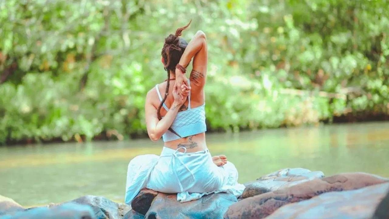 नवऱ्याचा मुडदा पाडला, मृतदेहाची विल्हेवाट लावली.. नंतर रवीना गेली शूटिंगला; कसं घडलं?