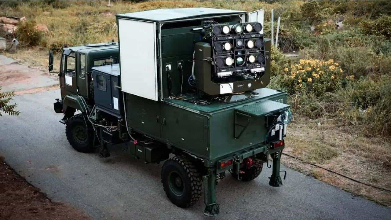 Explain : जग हैराण, भारताने बनवलं सर्वात घातक लेझर अस्त्र, ते कसं काम करणारं समजून घ्या