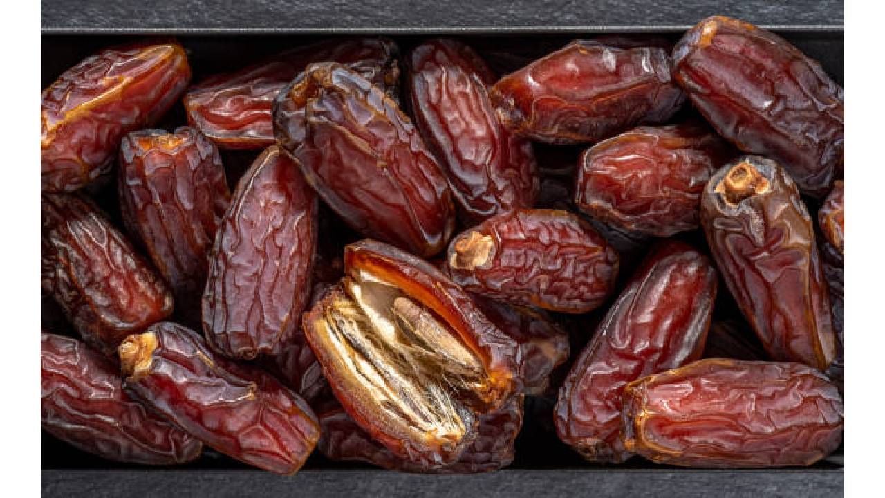 खजूरात अनेक पोषक तत्त्व, शरीरासाठी फायदेशीर