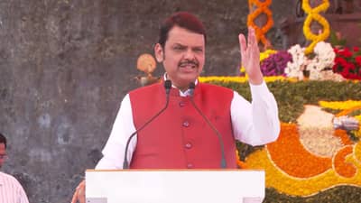 छत्रपती शिवाजी महाराज अन् राष्ट्र पुरुषांचा अवमान करणाऱ्यांची खैर नाही, मुख्यमंत्र्यांनी केली मोठी घोषणा