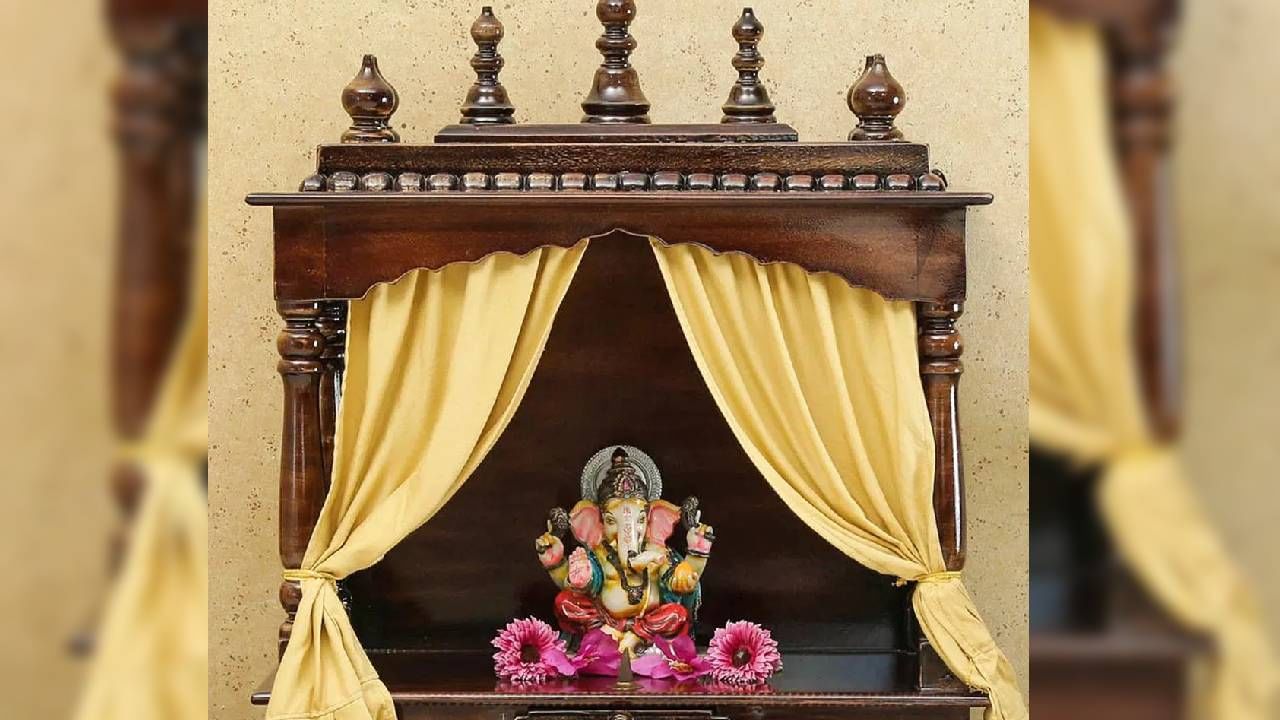 पूजा घरातील एक चूक पडू शकते महागात, घरात उठतील वादळं...