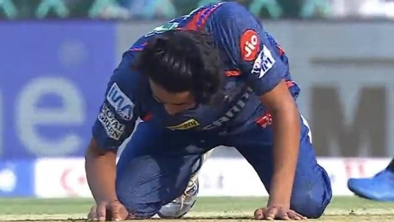 हा सुधारायचा नाही! सलग 2 वेळा दंड, त्यानंतरही राठीचं पुन्हा ट्रेडमार्क स्ट्राईलमध्ये सेलीब्रेशन Video हा सुधारायचा नाही! सलग 2 वेळा दंड, त्यानंतरही राठीचं पुन्हा ट्रेडमार्क स्ट्राईलमध्ये सेलीब्रेशन Video