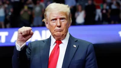 Trump Tariffs Impact: ट्रम्प यांच्या टॅरिफ घोषणेनंतर अमेरिकेच्या शेअर बाजारात 4 टक्क्यांची घसरण