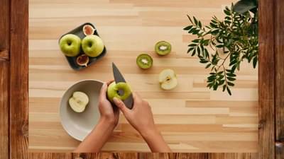 रात्रीच्या वेळेस फळांचे सेवन आरोग्यासाठी फायदेशीर आहे की नाही? जाणून घ्या सविस्तर