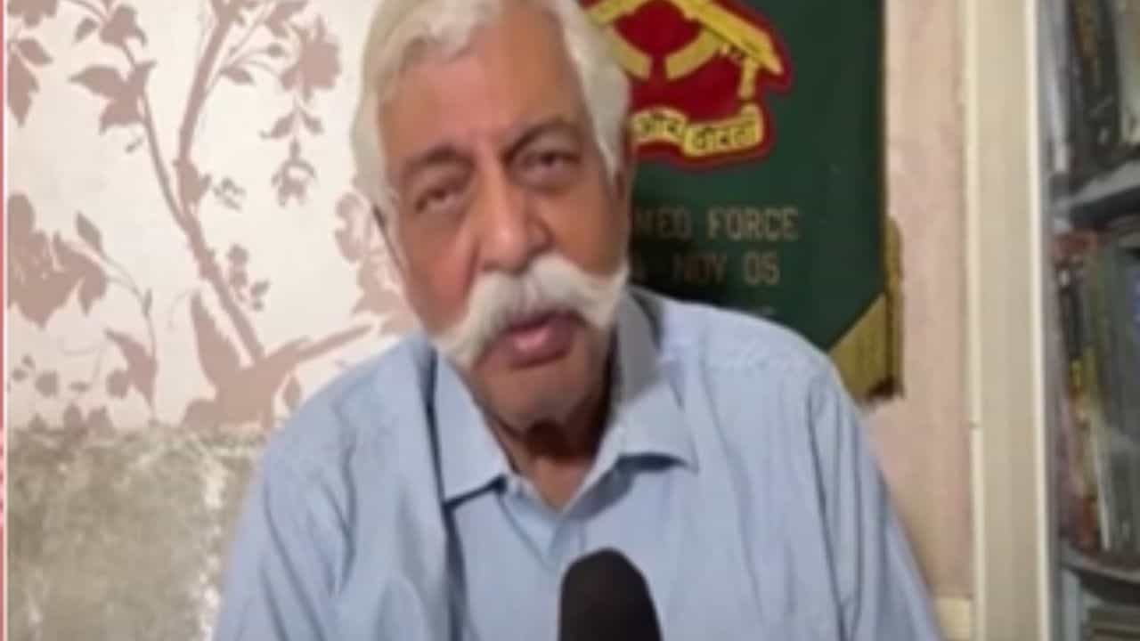 GD Bakshi on Pakistan : अणुबॉम्बची धमकी देणं सोप्प आहे, पण.. ; पाकिस्तानबद्दल जी. डी. बक्षींचा मोठा दावा