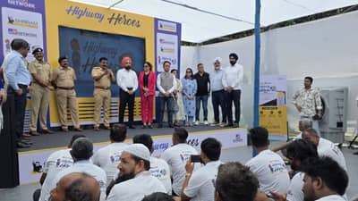 TV9 आणि Shriram Finance चं Highway Heroes Campaign पोचलं कळंबोलीत, या कलाकारांची खास हजेरी