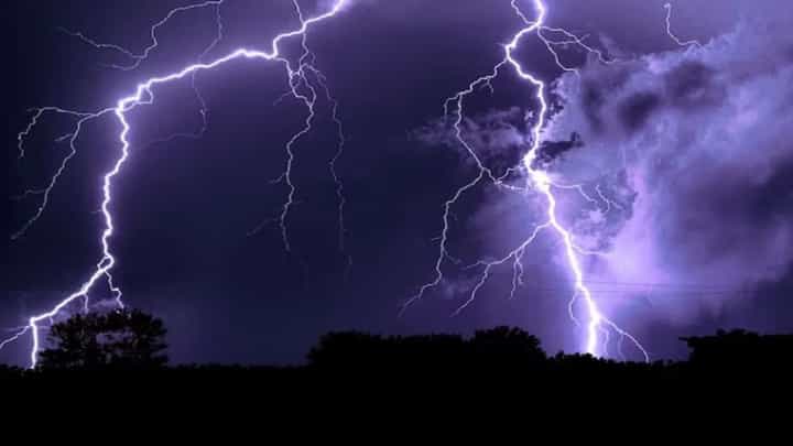 Maharashtra Weather Update : राज्यात आज मुसळधार... 'या' भागाला पाऊस झोडपणार? हवामान खात्याचा अंदाज काय? Maharashtra Weather Update : राज्यात आज मुसळधार... 'या' भागाला पाऊस झोडपणार? हवामान खात्याचा अंदाज काय?