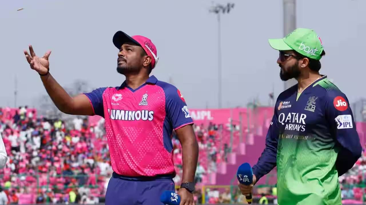 इंडियन प्रीमियर लीगच्या 42व्या सामन्यात रॉयल चॅलेंजर्स बंगळुरू आणि राजस्थान रॉयल्स आमनेसामने येणार आहेत. बंगळुरूच्या चिन्नास्वामी स्टेडियमवर होणारा हा सामना दोन्ही संघांसाठी महत्त्वाचा आहे. या सामन्याच्या निकालानंतर लगेचच गुणतालिकेत बदल होणार आहे.