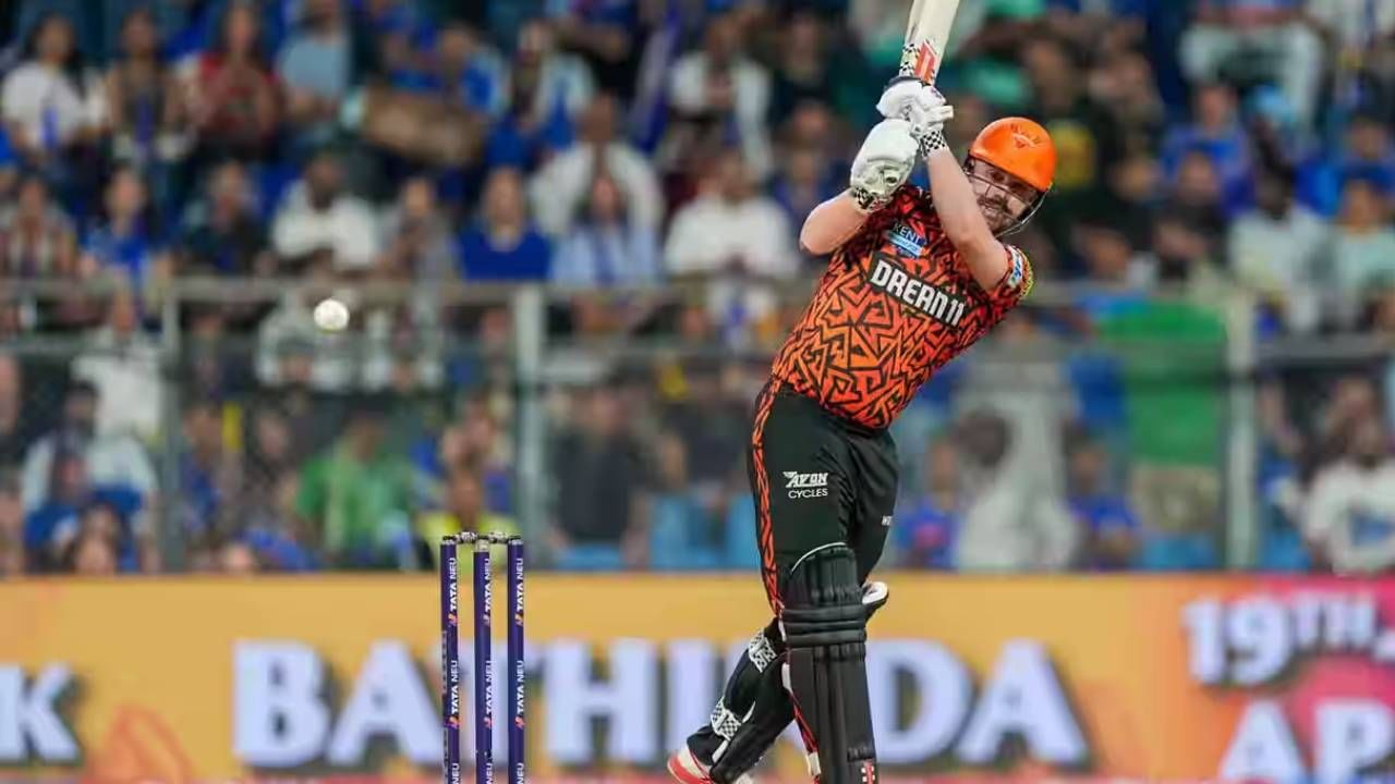 ट्रेव्हिस हेडने आयपीएलच्या 32 सामन्यांच्या 32 डावांमध्ये एक हजाराहून अधिक धावा केल्या आहेत. यात एक शतक आणि सात अर्धशतके झळकावली आहेत. त्याने 173 च्या स्ट्राईक रेटने धावा केल्या आहेत.