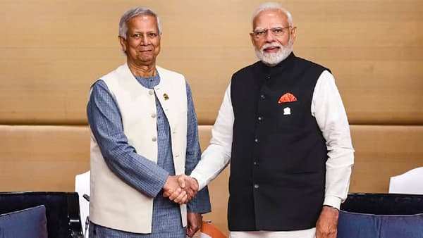 भारताने बांग्लादेशाच्या नांग्या ठेचल्या! थेट आर्थिक सर्जिकल स्ट्राईक; कारवाईमुळे कट्टरतावाद्यांच्या नाकाला झोंबल्या मिरच्या