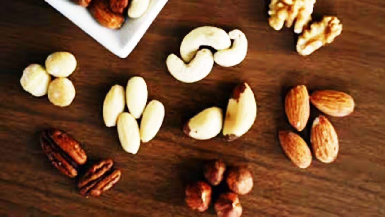 नवीन वादामुळे ड्राय फ्रूटस महागण्याची शक्यता आहे. भारत पाकिस्तानकडून मोठ्या प्रमाणात ड्राय फ्रूटस मागवतो. या नवीन घडामोडींमुळे भारतात ड्राय फ्रूटस महाग होण्याची शक्यता आहे. 