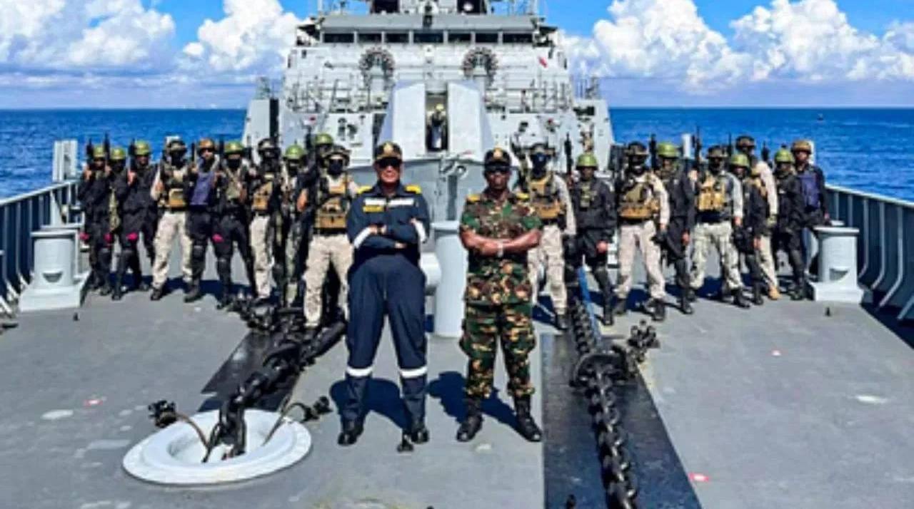 ग्लोबल फायरपॉवर रिपोर्ट २०२५ नुसार, सर्वाधिक लष्करी क्षमता असलेल्या देशांच्या यादीत भारत चौथ्या क्रमांकावर आहे. अमेरिका, रशिया आणि चीननंतर भारतचा नंबर आहे. यादीतील पहिल्या १० मध्ये पाकिस्तानचा समावेश नाही. लष्करी शक्तींच्या यादीत हा देश १२ व्या क्रमांकावर आहे.