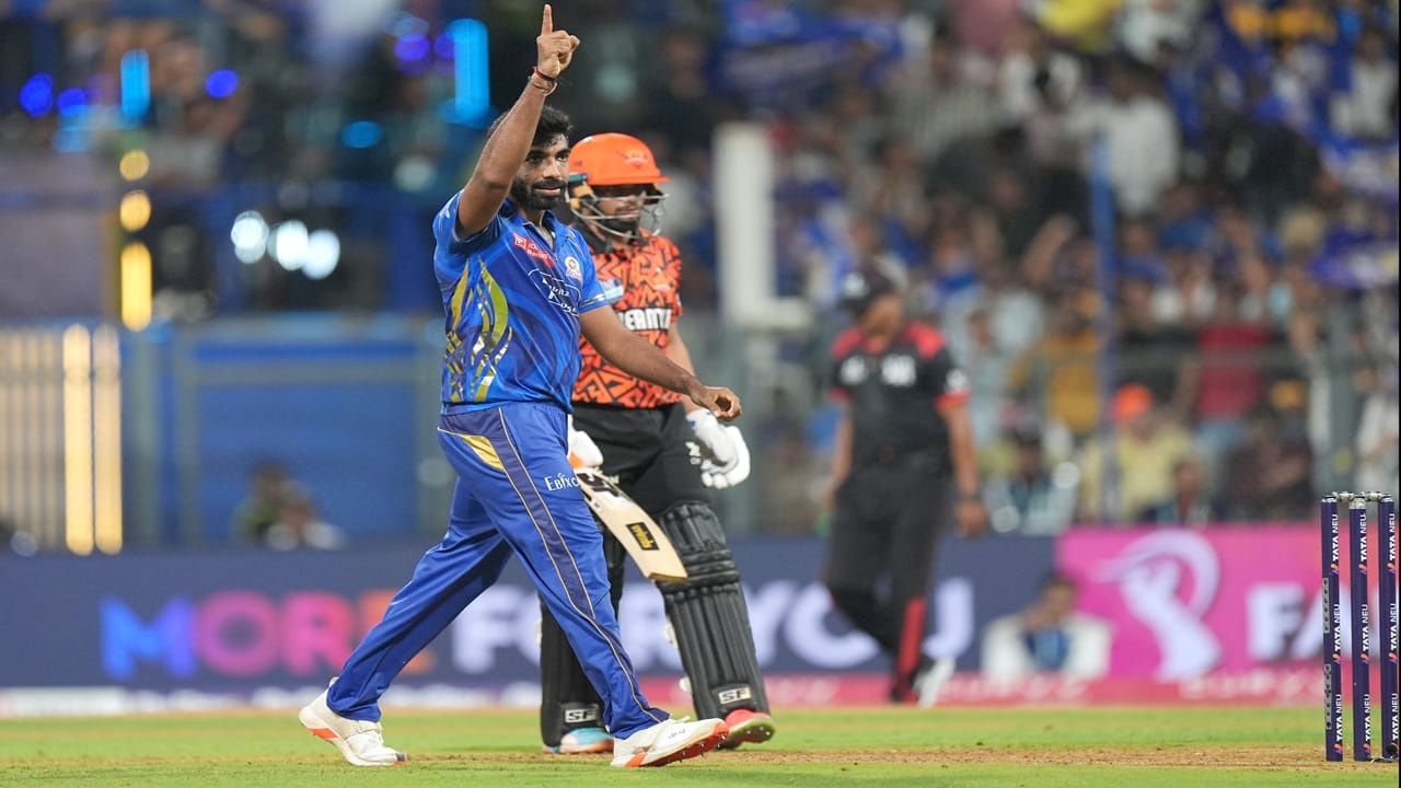MI vs SRH : हैदराबादला मोठी धावसंख्या करण्यापासून रोखलं, पलटणसमोर 163 धावांचं आव्हान, कोण जिंकणार? MI vs SRH : हैदराबादला मोठी धावसंख्या करण्यापासून रोखलं, पलटणसमोर 163 धावांचं आव्हान, कोण जिंकणार?