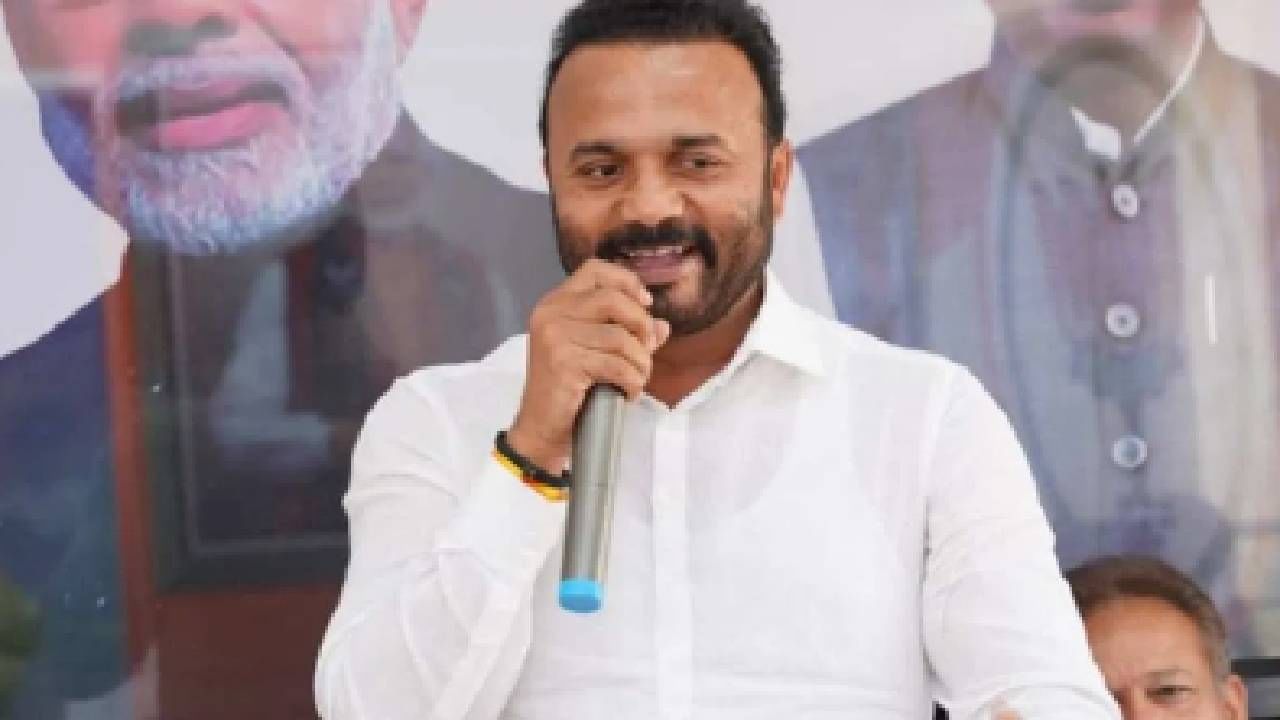 Jaykumar Gore : माझ्या बाबतीतही बीड सारखं घडविण्याचा कट, जयकुमार गोरे यांचा मोठा गौप्यस्फोट Jaykumar Gore : माझ्या बाबतीतही बीड सारखं घडविण्याचा कट, जयकुमार गोरे यांचा मोठा गौप्यस्फोट