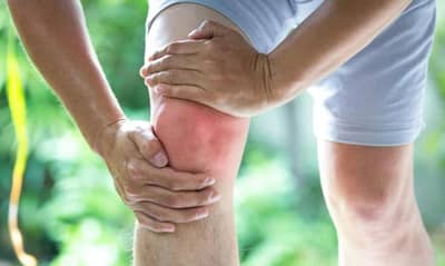 सकाळी रिकाम्या पोटी या 3 वस्तू पाण्यात टाकून प्या, सर्व युरिक ॲसिड युरिनवाटे बाहेर पडेल