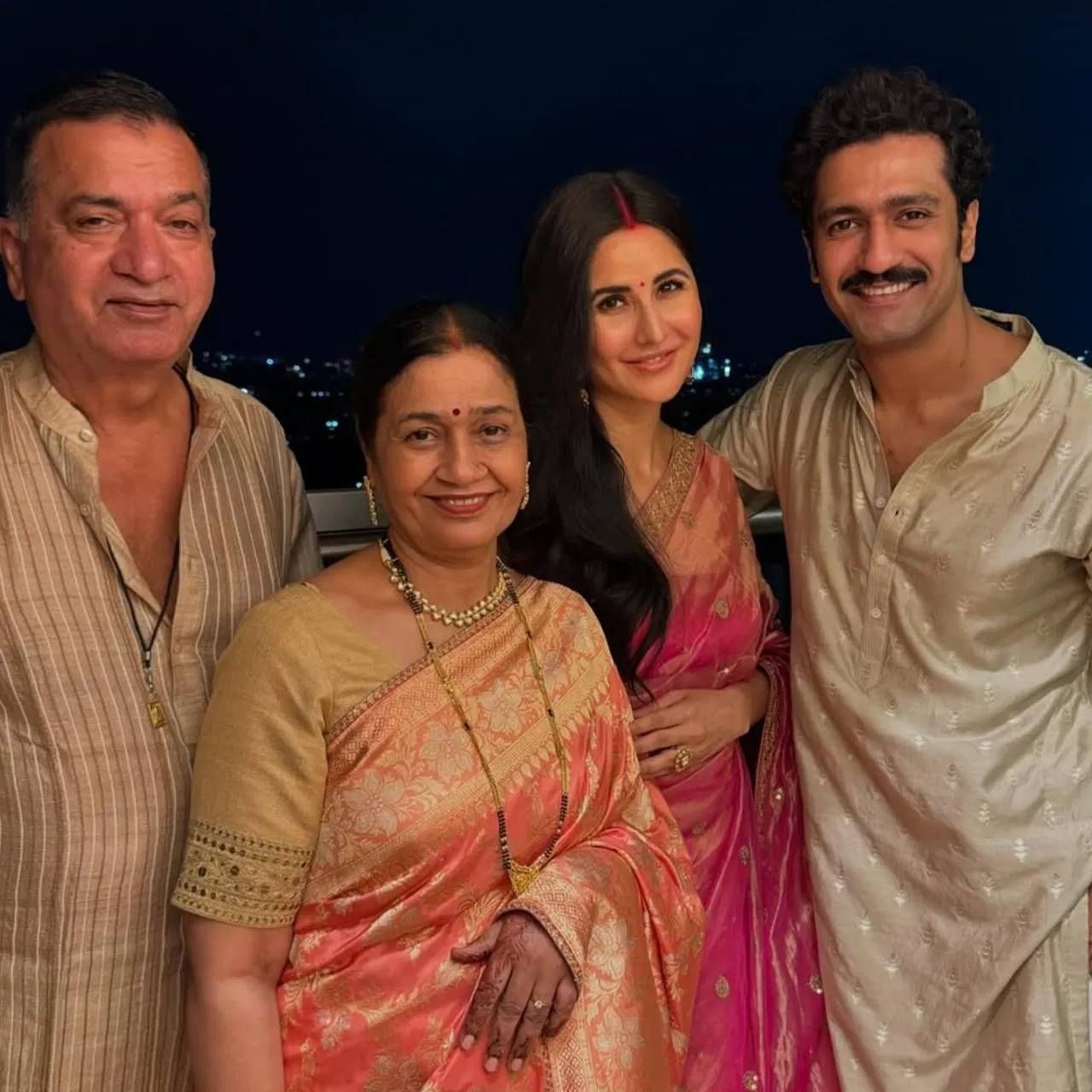 2021मध्ये तिने विकी कौशलसोबत लग्न केलं. कटरिनाने फिल्मी दुनियेत प्रचंड कमाई केली आहे. तिचा नवरा विकीही अत्यंत श्रीमंत आहे. मीडिया रिपोर्ट्स नुसार कटरिनाची नेटवर्थ 225 कोटी आहे.