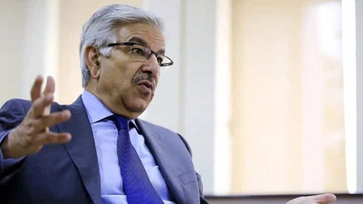 Khawaja Asif : भारतानं कबरडं मोडलं अन् पाकिस्तान वठणीवर, पाक संरक्षणमंत्र्यांचं मोठं वक्तव्य; आम्ही सर्व संबंध... Khawaja Asif : भारतानं कबरडं मोडलं अन् पाकिस्तान वठणीवर, पाक संरक्षणमंत्र्यांचं मोठं वक्तव्य; आम्ही सर्व संबंध...