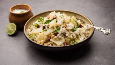 साबुदाणा खिचडी बनवताना या 3 चुका टाळा, खिचडी चिकट नाही होणार