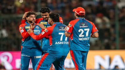 RCB vs DC : आरसीबी घरच्या मैदानात मोठी धावसंख्या करण्यात अपयशी, दिल्लीसमोर 164 रन्सचं टार्गेट, कोण जिंकणार?