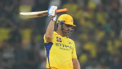 CSK vs LSG : असं धोनीच करु शकतो, एका हाताने SIX, CSK साठी 11 चेंडूत केली कमाल, VIDEO