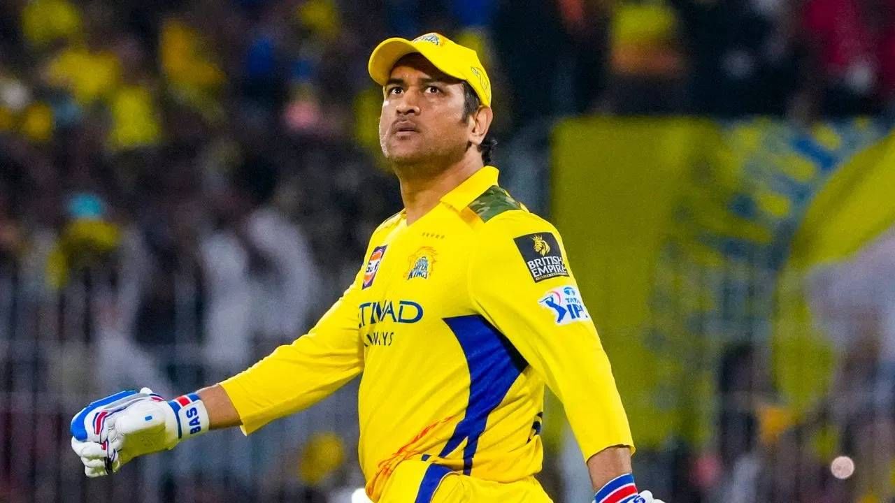 Video : चेन्नई सुपर किंग्सचं टेन्शन वाढलं! महेंद्रसिंह धोनीनंतर कर्णधारपद कोण भूषवणार? झालं असं की...