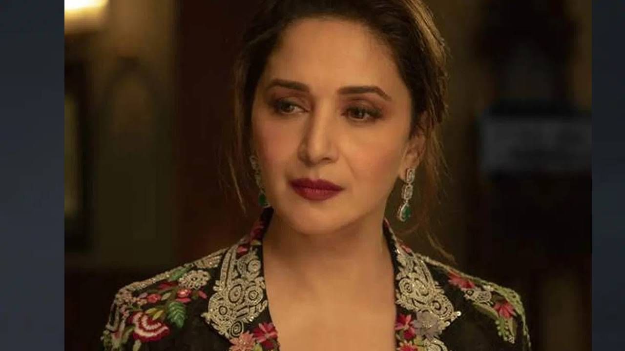 पुढे ते म्हणाले की, 'अनिश इब्राहिम हा माधुरी दीक्षितला दुबईला येण्यासाठी दबाव टाकत होता. त्याचे फार वाईट हेतू होते. त्याने अनेक अभिनेत्रींना बोलावले होते. त्यांना महागडे गिफ्ट्स दिले होते. पण त्याची नजर माधुरीवर देखील होती.'