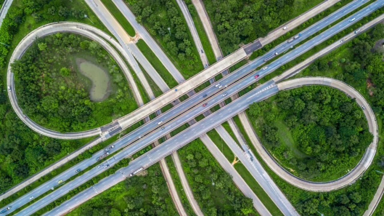 नाशिक-मुंबई प्रवास अवघ्या अडीच तासांत, कसारा घाटातील बोगद्याचे आकर्षण