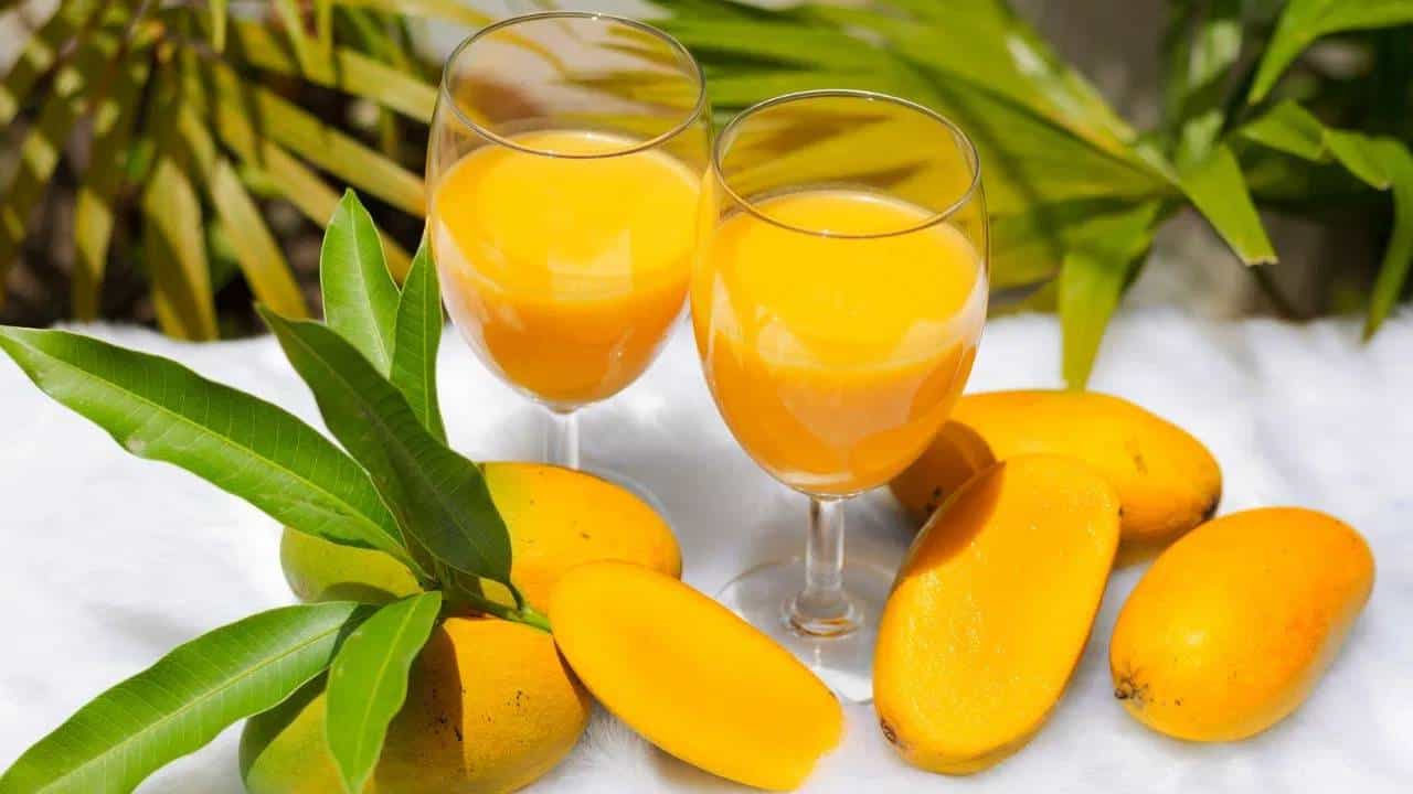 उन्हाळ्यात मँगो शेक पिताय ? जाणून घ्या फायदे आणि नुकसान, या लोकांनी अजिबात पिऊ नये