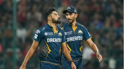 Mohammed Siraj : समोर बॉस, आदर्श आणि बदला...सिराजची अवस्था बघा, हा VIDEO सगळं काही सांगून जातो