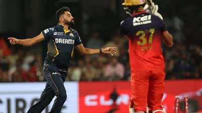 RCB vs GT : फिल सॉल्टने आधी षटकार मारला, त्यानंतर सिराजने टाकला असा चेंडू की दांड्या गुल Video