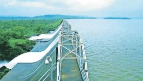 मुंबईकरांवर पाणीकपातीचे संकट? धरणांतील पाणीसाठा धोक्याच्या पातळीवर.