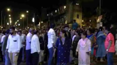 एल्फिन्स्टन पुल बंद करण्यावरुन रणसंग्राम, स्थानिक आणि पोलीस आमने-सामने