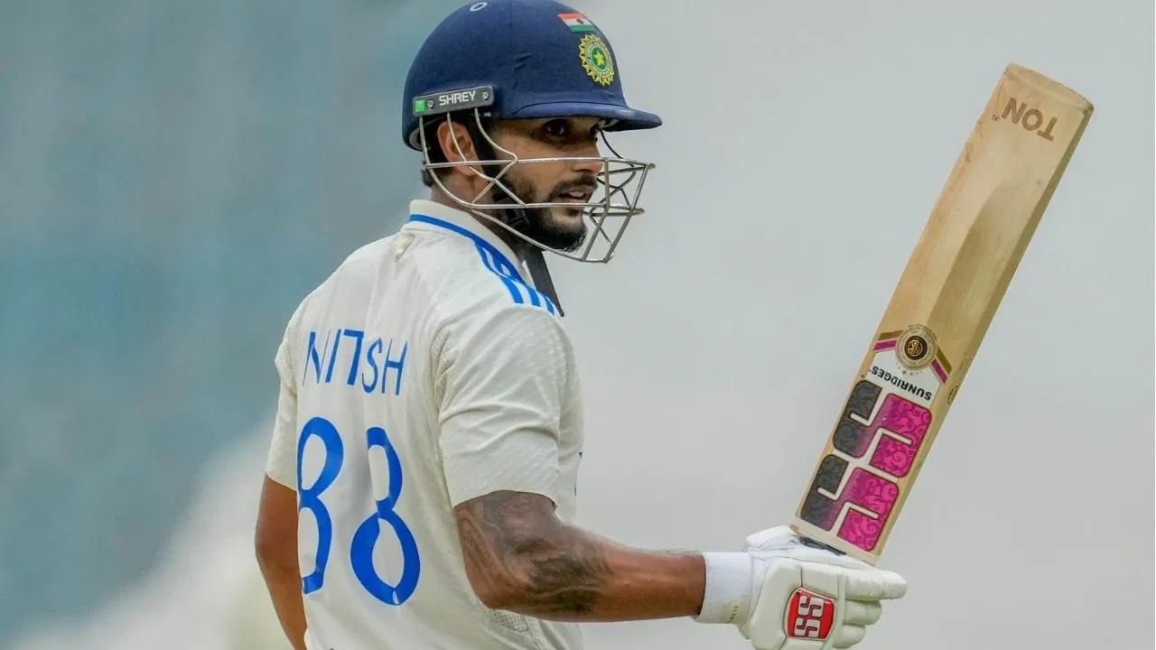 बीसीसीआयने नितीश कुमार रेड्डी याचीही वार्षिक करारात पहिल्यांदा निवड केली आहे. नितीश कुमार रेड्डी टीम इंडियासाठी 5 टेस्ट आणि 4 टी 20I सामने खेळला आहेत. (Photo Credit : PTI)