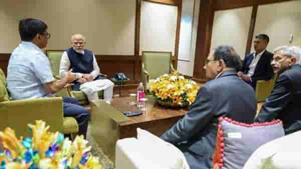 Pahalgam Terror Attack : भारतात दाखल होताच पीएम मोदींनी विमानतळावरच घेतली तातडीची बैठक
