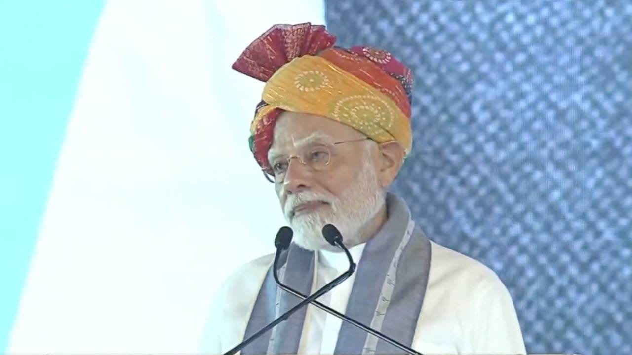 एवढाच कळवळा आहे तर मुस्लिम व्यक्तीला राष्ट्रीय अध्यक्ष बनवा; नरेंद्र मोदी यांचं काँग्रेसला खुलं आव्हान एवढाच कळवळा आहे तर मुस्लिम व्यक्तीला राष्ट्रीय अध्यक्ष बनवा; नरेंद्र मोदी यांचं काँग्रेसला खुलं आव्हान