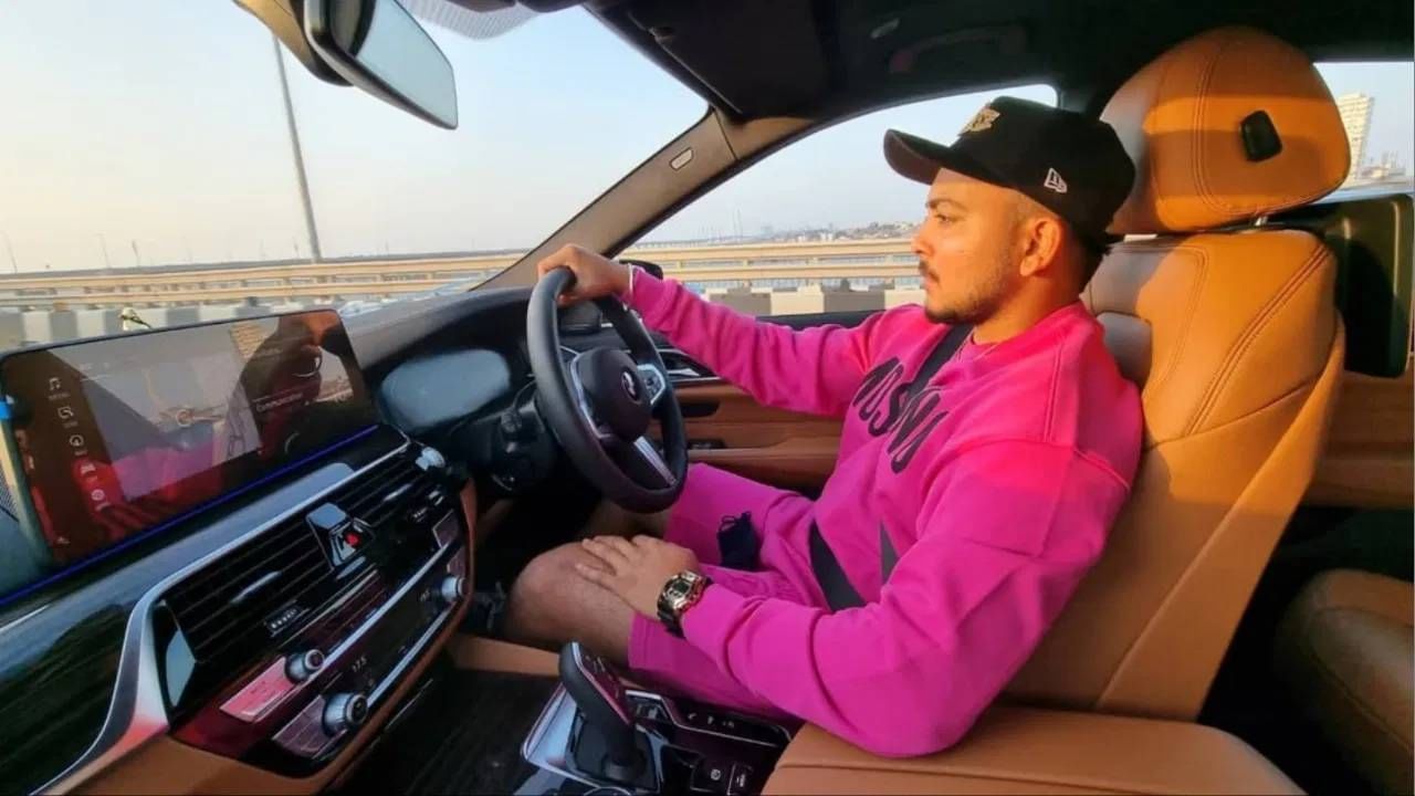 VIDEO : आधीचीला सोडलं... पृथ्वी शॉच्या नव्या गर्लफ्रेंडला पाहिलं का? कॅमेऱ्यात... VIDEO : आधीचीला सोडलं... पृथ्वी शॉच्या नव्या गर्लफ्रेंडला पाहिलं का? कॅमेऱ्यात...