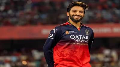 RCB vs DC : रजत पाटीदारची दिल्ली कॅपिट्ल्सला जिंकवण्यात ऑन कॅमेरा मदत! व्हीडिओ व्हायरल