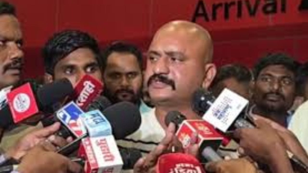 वाल्मिक कराडच्या एन्काऊंटरबाबत दावा करणारे पोलीस अधिकारी रणजित कासले बडतर्फे