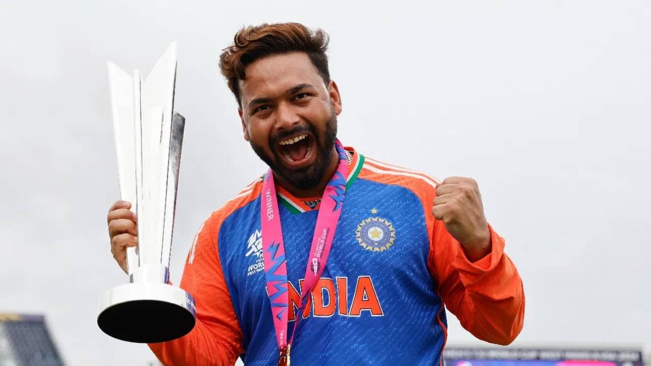 2022 मध्ये झालेल्या एका जीवघेण्या कार अपघातामुळे पंतच्या कारकिर्दीवर प्रश्नचिन्ह उपस्थित झाले होते. पण त्याने पुनरागमन केले आणि अशक्य गोष्ट शक्य करून दाखवली. 2024 चा टी20 विश्वचषक जिंकण्यातही पंतने महत्त्वाची भूमिका बजावली होती.