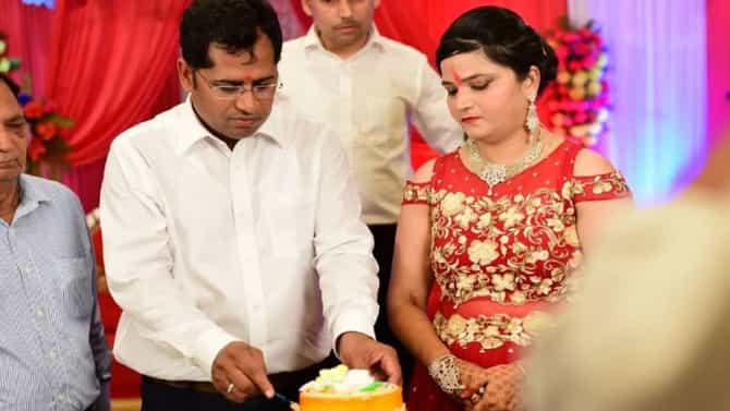 हॉटेलमध्ये एकत्र रात्र घालवली, त्यानंतर तिने..., पतीकडून पोलिसात DSP असलेल्या पत्नीचा कारनामा उघड