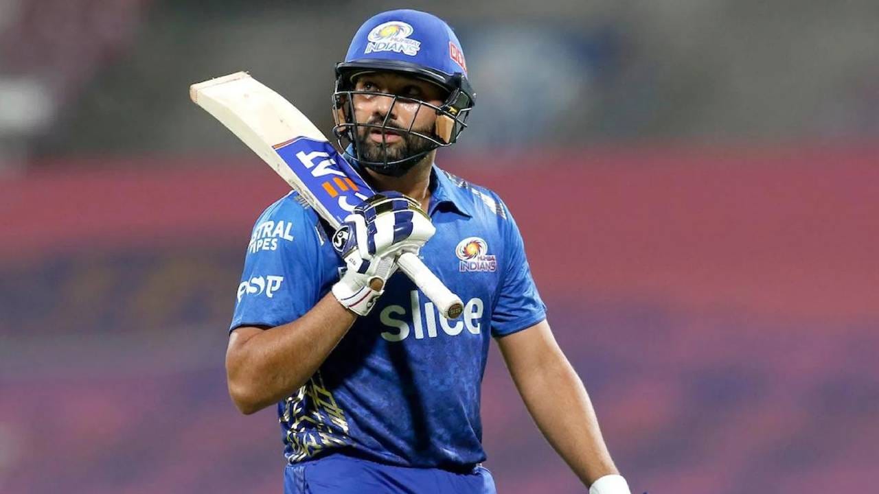 रोहित शर्माही चौथ्या स्थानावर आहे. रोहितने त्याच्या 45 क्रमांकाच्या जर्सीला न्याय देत 45 वेळा 50हून अधिक धावा केल्या. त्यात 43 अर्धशतके आणि दोन शतकांचा समावेश आहे.