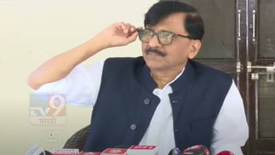 Sanjay Raut : ‘शिंदे, पवार तोंडाला पोपट बांधून फिरतात’, संजय राऊत नेमकं काय म्हणाले?