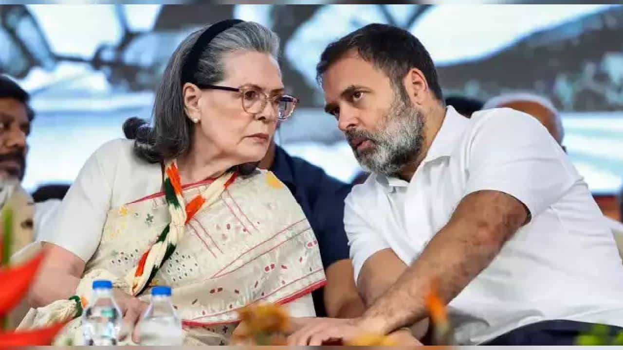 BIG News : नॅशनल हेरॉल्ड प्रकरणी ईडीची मोठी कारवाई, राहुल गांधी, सोनिया गांधीविरोधात चार्जशीट