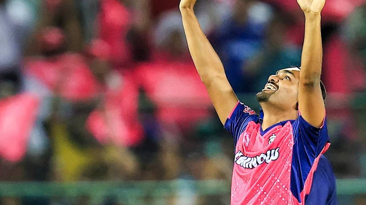 आयपीएल 2025 स्पर्धेतील 32व्या सामन्यात राजस्थान रॉयल्स आणि दिल्ली कॅपिटल्स हे संघ आमनेसामने आले होते. राजस्थानने नाणेफेकीचा कौल जिंकला आणि प्रथम गोलंदाजी स्वीकारली. दिल्ली कॅपिटल्सने 20 षटकात 5 गडी गमवून 188 धावा केल्या आणि विजयासाठी 189 धावांचं आव्हान दिलं आहे. (Photo- PTI)