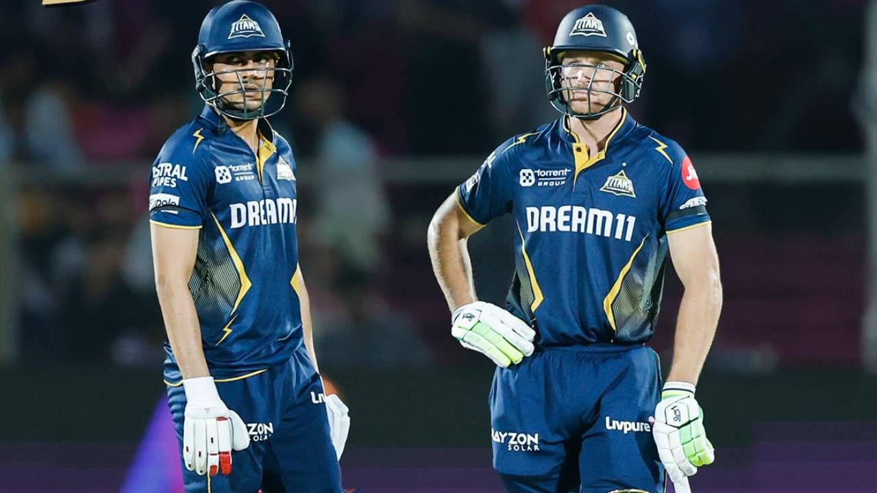 प्लेऑफमध्ये प्रवेश करण्यासाठी गुजरात टायटन्सला उर्वरित पाच सामन्यांपैकी किमान दोन सामने जिंकावे लागतील. गुजरातचे सध्या 12 गुण आहेत आणि दोन  सामने जिंकून, संघ 16 गुणांसह अंतिम चारमध्ये प्रवेश करेल. (सर्व फोटो- गुजरात टायटन्स ट्वीटर)